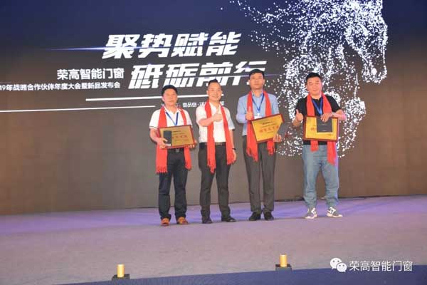 伸縮門銷售冠亞季軍