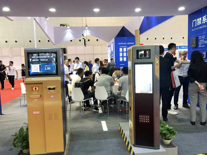 富士智能車牌識(shí)別一體機(jī)