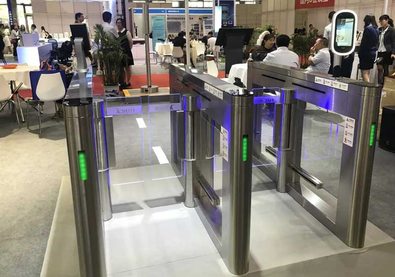 富士智能人臉識(shí)別通道閘