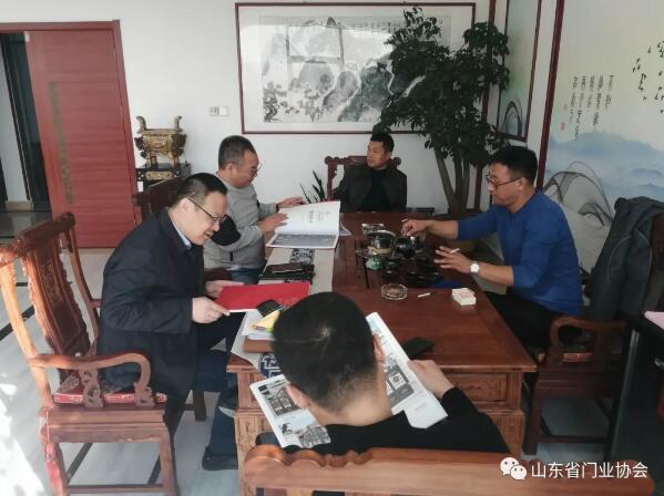 協(xié)會(huì)一行來到了濰坊昌茂鋁藝