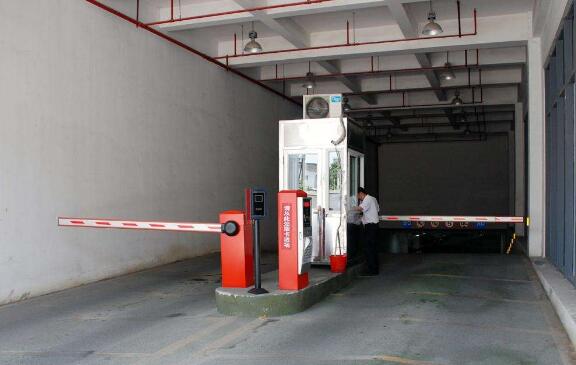 車(chē)庫(kù)出入口道閘