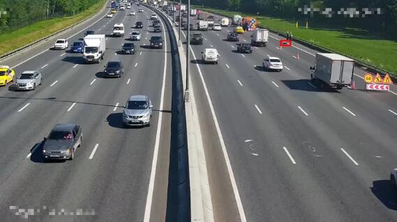 高速路路面拋灑物智能檢測