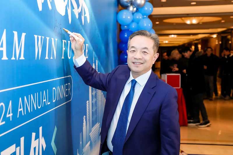 年會(huì)精彩紛呈 歡樂(lè)今宵“燃?jí)粝搿? /> 
</p>
<p>
	隨著諸多獎(jiǎng)項(xiàng)一一揭曉，不斷將年會(huì)掀起高潮，笑聲、掌聲、歡呼聲不時(shí)的在整場(chǎng)盛典活動(dòng)中蕩漾。亞薩合萊2024年年會(huì)在熱情、溫馨、歡樂(lè)的氣氛中圓滿(mǎn)結(jié)束，大家在歡聲笑語(yǔ)中共度了一個(gè)難忘的夜晚。
</p>
<p>
	<img src=