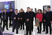 安徽省副省長章曦一行蒞臨大華股份參觀考察