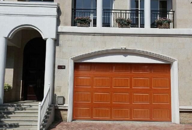 您知道嗎？車庫門過于陳舊反而成為導(dǎo)致事故的危險(xiǎn)因素