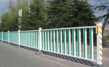 選購(gòu)道路護(hù)欄時(shí)需要注意哪些問(wèn)題呢？ 