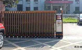 高坑鎮(zhèn)人民政府伸縮門工程案例