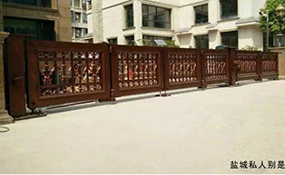 鹽城私人別墅懸折門(mén)工程案例 - 中出網(wǎng)-智能出入口與停車充電門(mén)戶