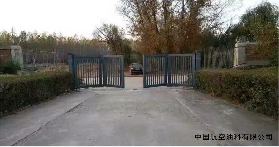 中國(guó)航空油料有限公司懸折門工程案例 - 中出網(wǎng)-智能出入口與停車充電門戶
