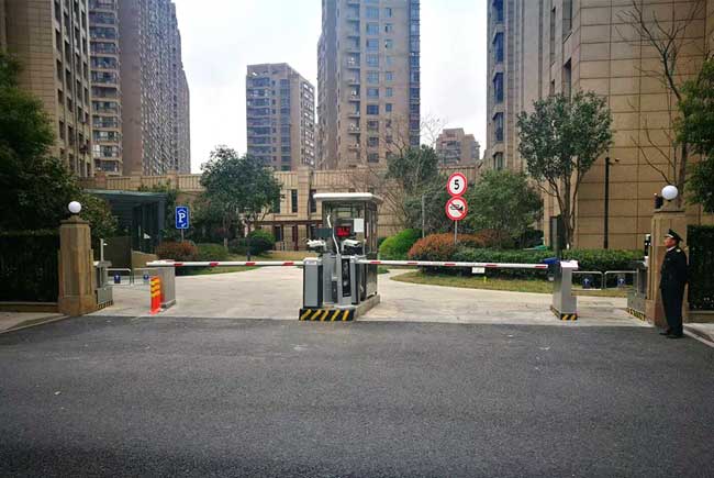 杭州九悅印象道閘案例 - 中出網(wǎng)-智能出入口與停車充電門戶