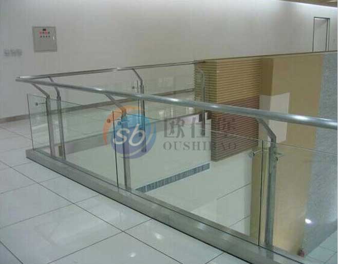 陽(yáng)臺(tái)不銹鋼玻璃護(hù)欄