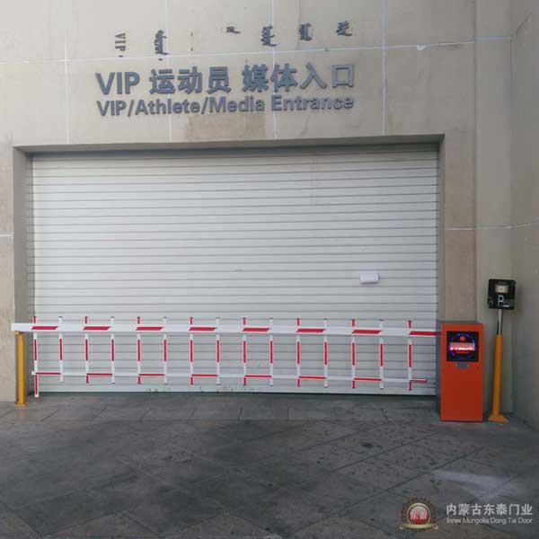 全民健身中心智能道閘案例 - 中出網(wǎng)-智能出入口與停車充電門戶