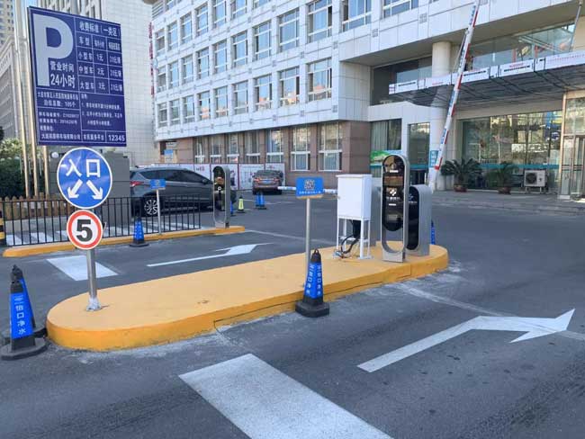 大連市第五人民醫(yī)院華睿智興智能停車(chē)管理系統(tǒng)案例 - 中出網(wǎng)-智能出入口與停車(chē)充電門(mén)戶