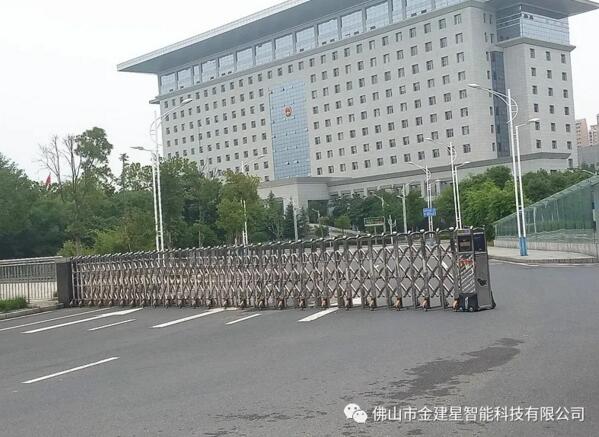 孝感市市政府-梟龍880A伸縮門