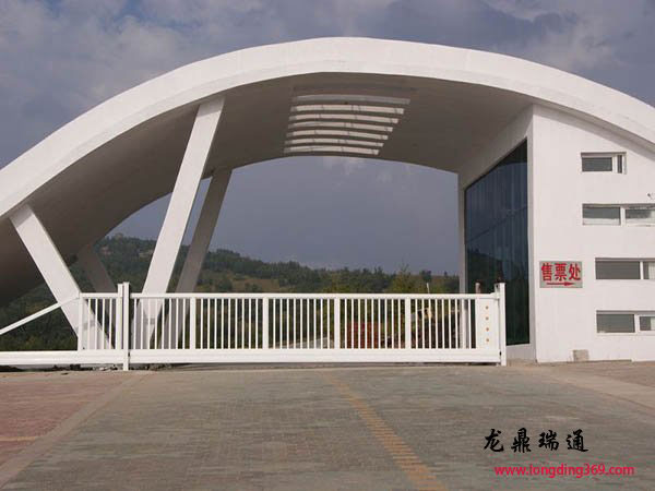 無(wú)軌懸浮門(mén)簡(jiǎn)約款白色