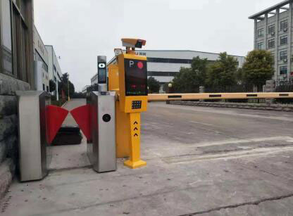 山東省滕州市科利機電車牌識別系統(tǒng)案例 - 中出網-智能出入口與停車充電門戶