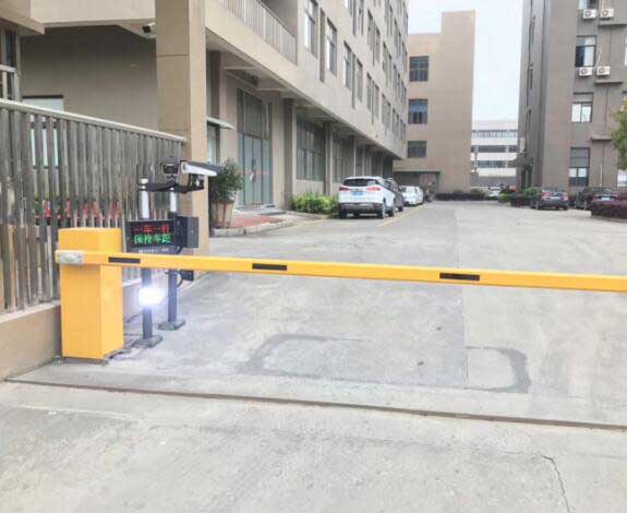 溫州海米特集團經(jīng)濟款車牌識別案例 - 中出網(wǎng)-智能出入口與停車充電門戶