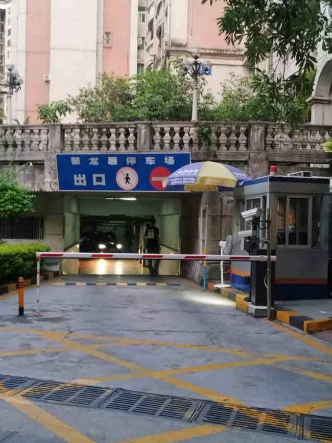 深圳聚龍居車牌識(shí)別系統(tǒng)案例 - 中出網(wǎng)-智能出入口與停車充電門戶
