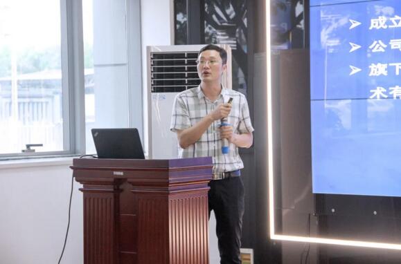 南昌市安防協(xié)會(huì)劉一林書記對百勝智能的企業(yè)實(shí)力和行業(yè)成果給予高度肯定