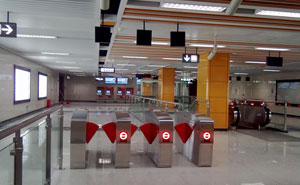 成都2號(hào)線通道閘案例 - 中出網(wǎng)-智能出入口與停車(chē)充電門(mén)戶(hù)