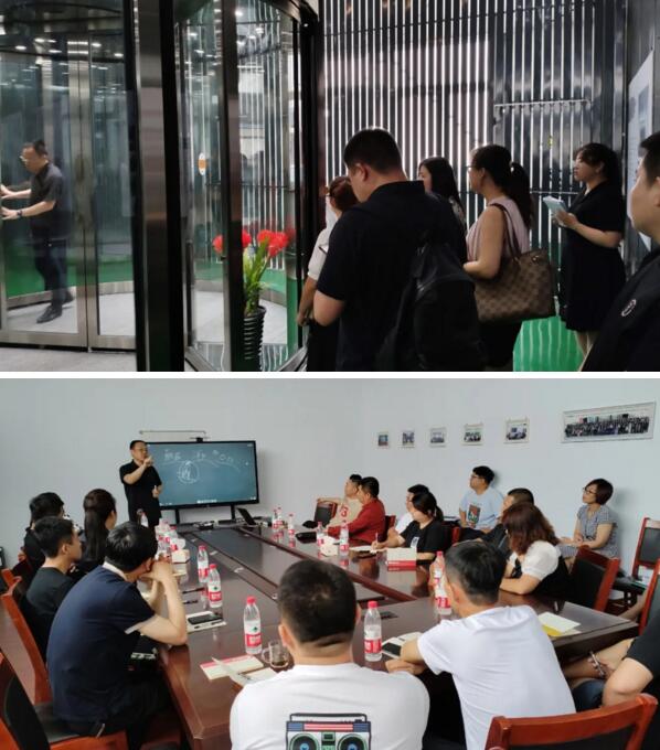  公司董事長周國青與合作伙伴們針對于新產(chǎn)品的銷售模式進行了深度交流溝通