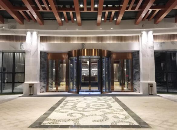 高端、大氣、上檔次的旋轉(zhuǎn)門集各種優(yōu)點(diǎn)于一身