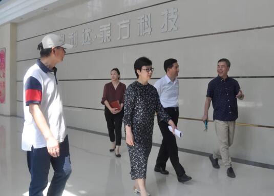 嘉定區(qū)政協(xié)主席劉海濤、華亭鎮(zhèn)黨委書記何蓉一行蒞臨穩(wěn)利達(dá)·乘方科技園走訪調(diào)研