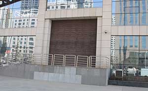 甘肅大劇院工業(yè)門案例 - 中出網(wǎng)-智能出入口與停車充電門戶