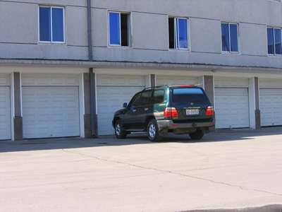 園區(qū)車庫門