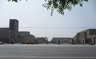 天津工業(yè)大學伸縮門工程案例 - 中出網(wǎng)-智能出入口與停車充電門戶