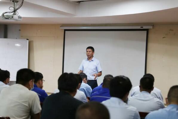 國強(qiáng)鍍鋅事業(yè)部總經(jīng)理張長明發(fā)言