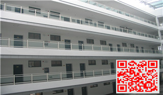 金華職業(yè)技術(shù)學(xué)院玻璃陽臺(tái)護(hù)欄、飄窗護(hù)欄案例 - 中出網(wǎng)-智能出入口與停車充電門戶