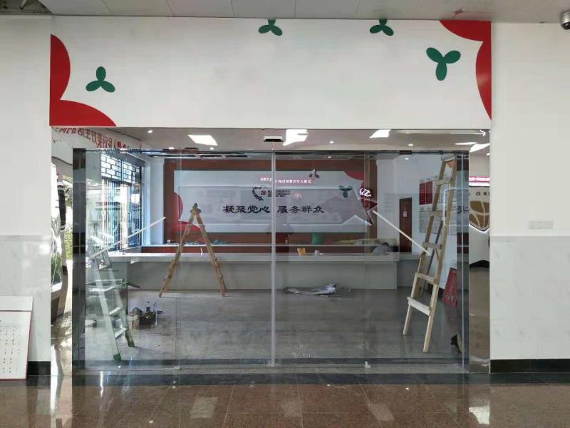 玻璃感應(yīng)門