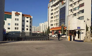 煙臺(tái)萊山公安局伸縮門(mén)工程案例 - 中出網(wǎng)-智能出入口與停車(chē)充電門(mén)戶(hù)