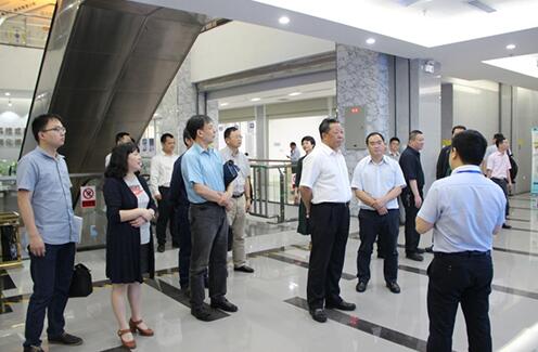 國家知識產(chǎn)權(quán)局黨組成員、機(jī)關(guān)黨委書記肖興威一行