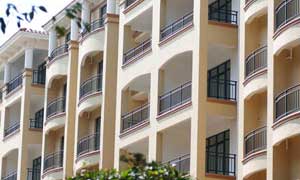 隆盛家園護(hù)欄案例 - 中出網(wǎng)-智能出入口與停車(chē)充電門(mén)戶(hù)