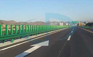 哈爾濱伊綏高速JA4護(hù)欄案例 - 中出網(wǎng)-智能出入口與停車充電門戶