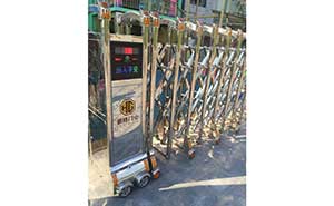 湖北黃岡彩虹幼兒園金剛三代電動伸縮門案例