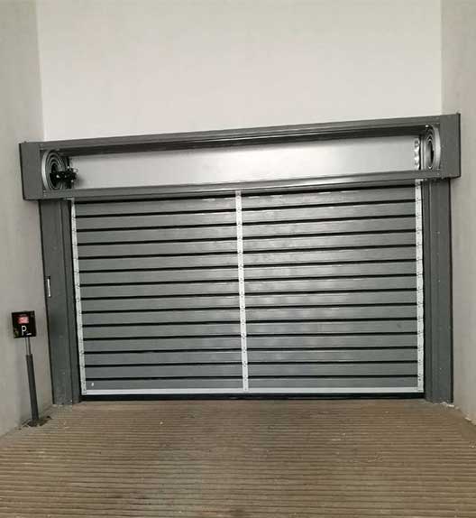 硬質(zhì)快速門