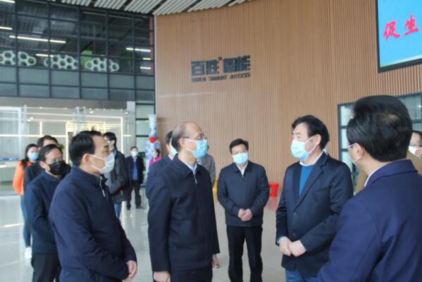 省委常委、副省長(zhǎng)吳曉軍鼓勵(lì)百勝堅(jiān)定發(fā)展信心