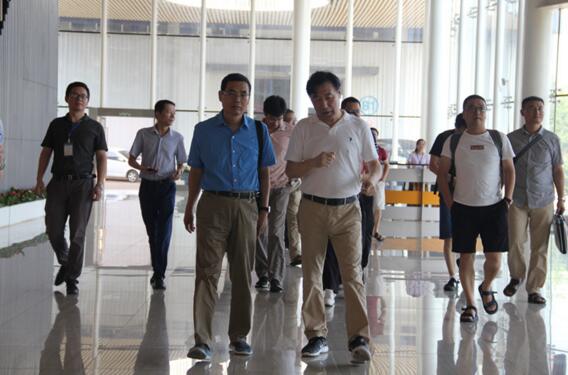 《安全電壓開門機(jī)》、《戶外電動門安全要求》團(tuán)體標(biāo)準(zhǔn)編制工作會在百勝智能順利召開