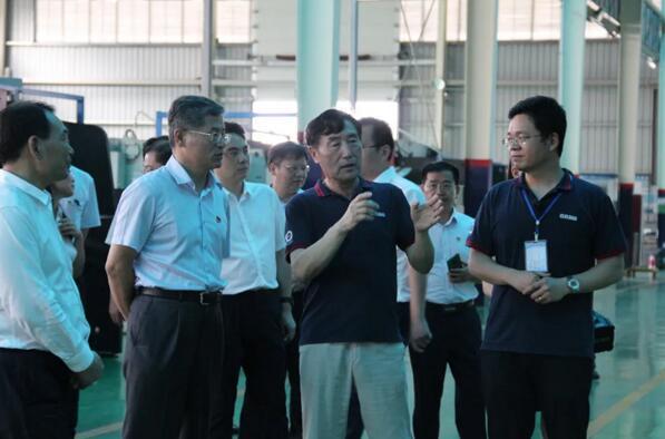 省紀(jì)委書記馬森述了解百勝鈑金柔性生產(chǎn)線運(yùn)營效率