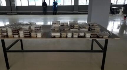 快餐供應(yīng)，分餐進食