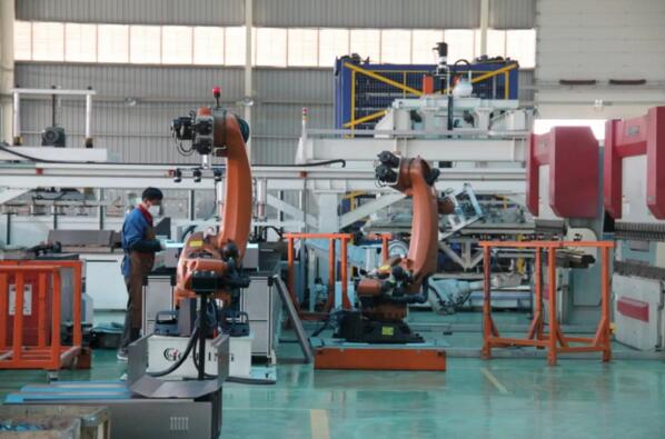 一手抓生產(chǎn)，有序有力，加速復產(chǎn)