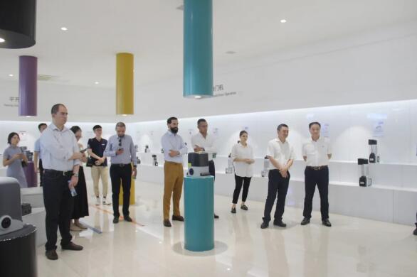 智能開(kāi)門機(jī)展示區(qū)