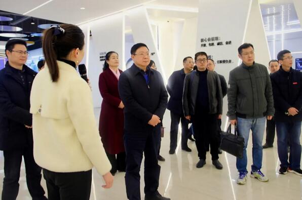南昌航空大學(xué)黨委書記羅嗣海領(lǐng)導(dǎo)一行蒞臨百勝智能視察指導(dǎo)