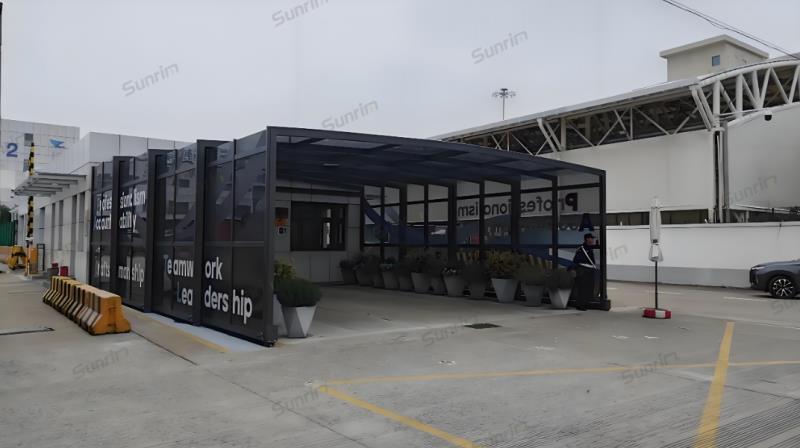 浦東機(jī)場伸縮風(fēng)雨連廊