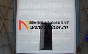 中車集團襄陽南車電機技術(shù)有限公司工業(yè)提升門案例