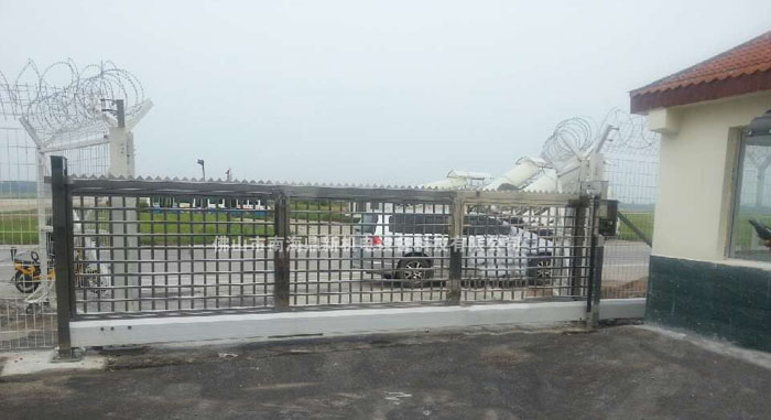 南北德信懸浮門贏得濟南飛機場的點贊