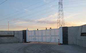 鹽城西大豐劉莊自來(lái)水廠無(wú)軌懸浮門案例 - 中出網(wǎng)-智能出入口與停車充電門戶